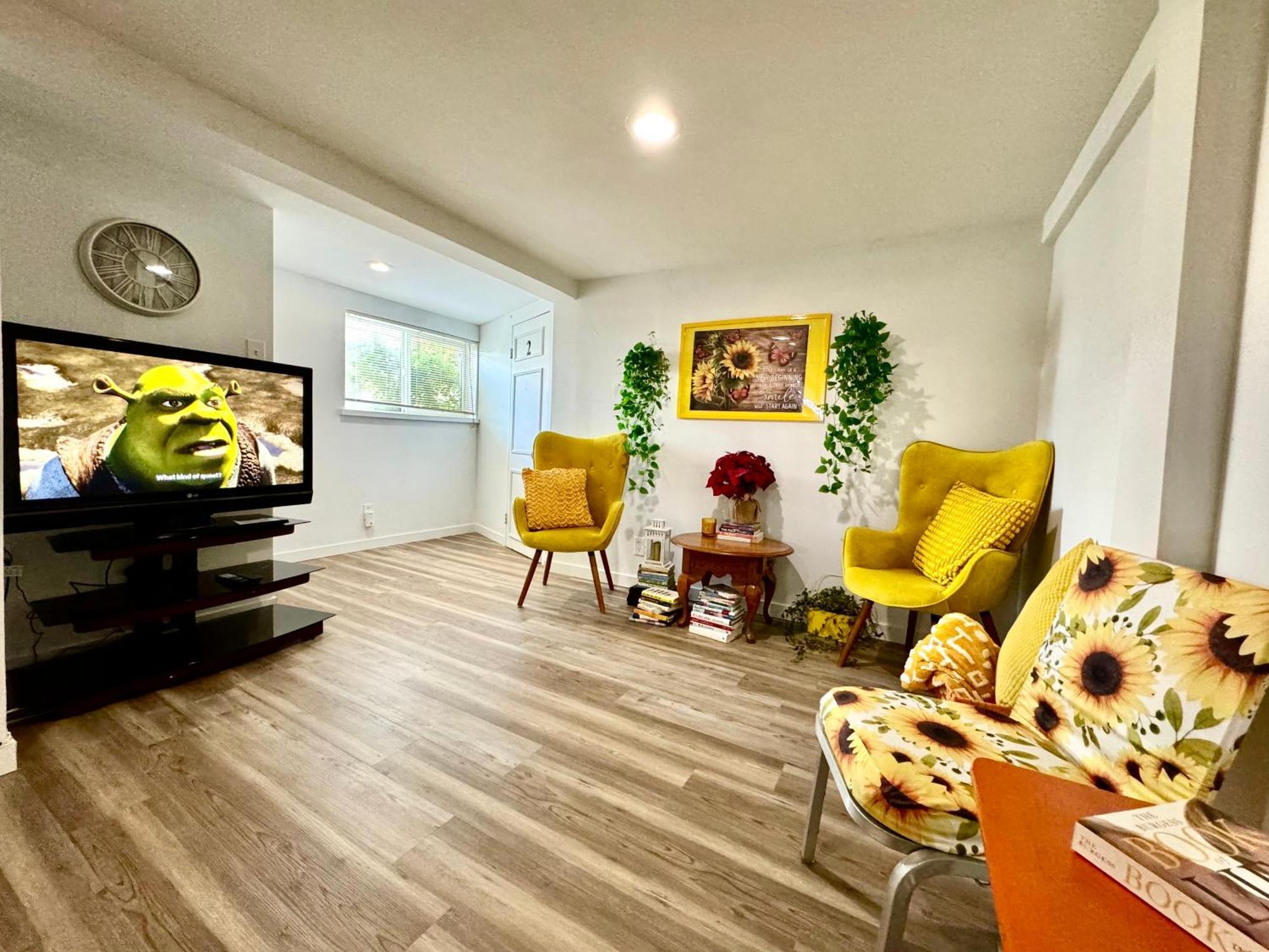 Tiny Private Room On The 1St Floor With Shared Bathroom Near Seatac Airport And Downtown 시애틀 외부 사진