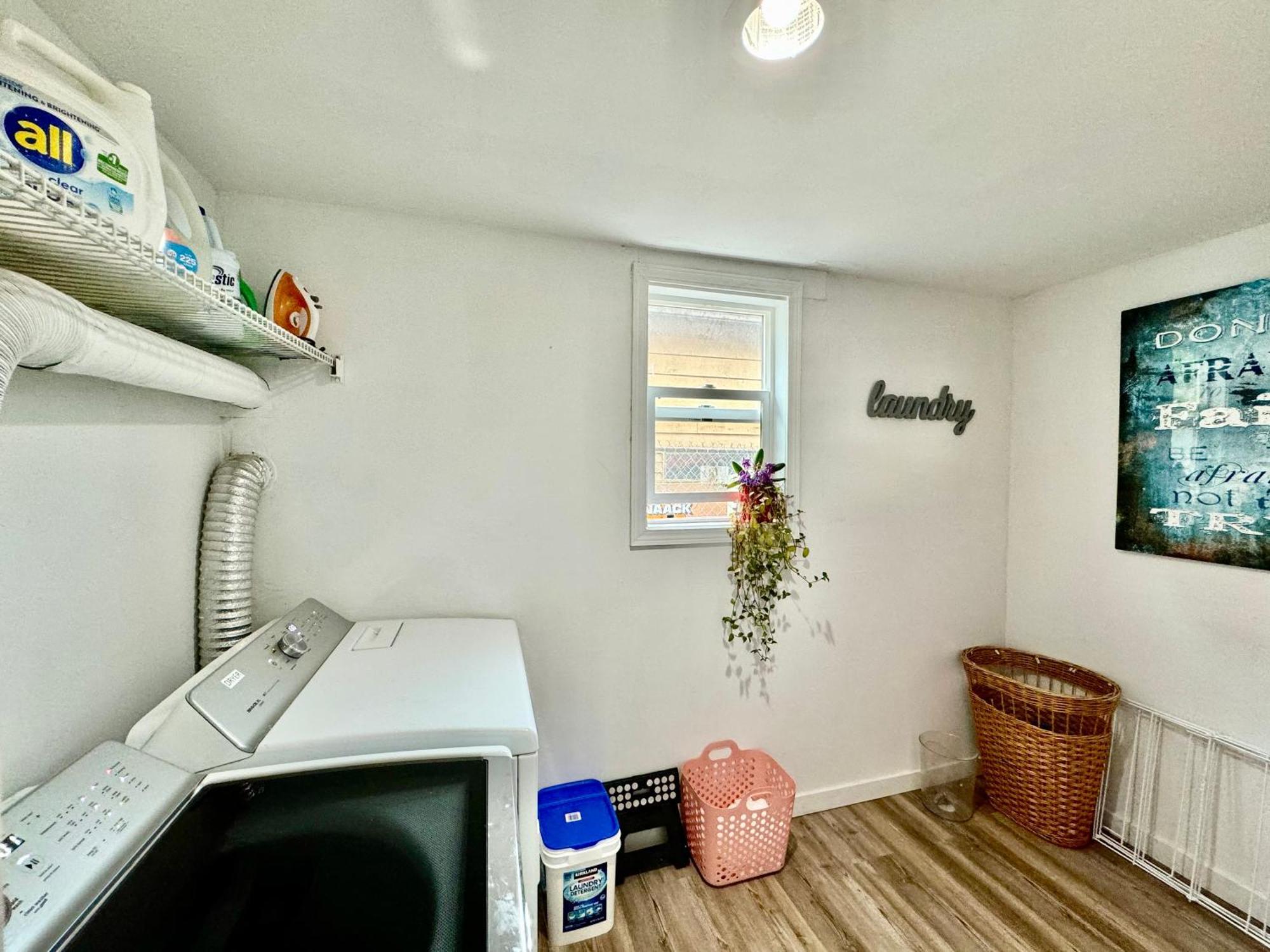 Tiny Private Room On The 1St Floor With Shared Bathroom Near Seatac Airport And Downtown 시애틀 외부 사진