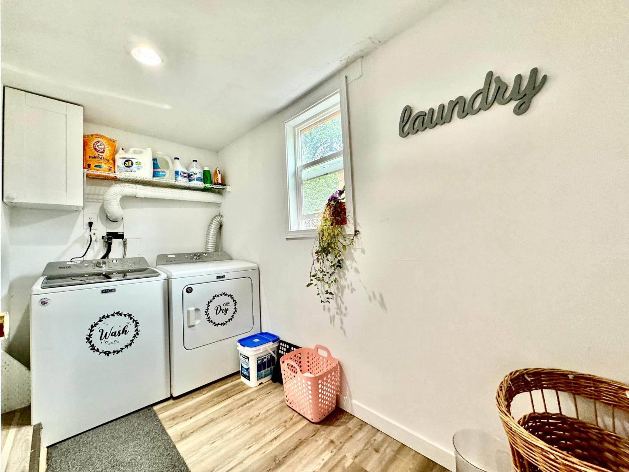 Tiny Private Room On The 1St Floor With Shared Bathroom Near Seatac Airport And Downtown 시애틀 외부 사진