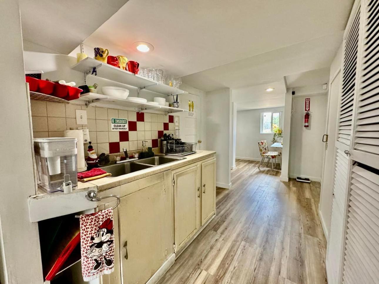 Tiny Private Room On The 1St Floor With Shared Bathroom Near Seatac Airport And Downtown 시애틀 외부 사진