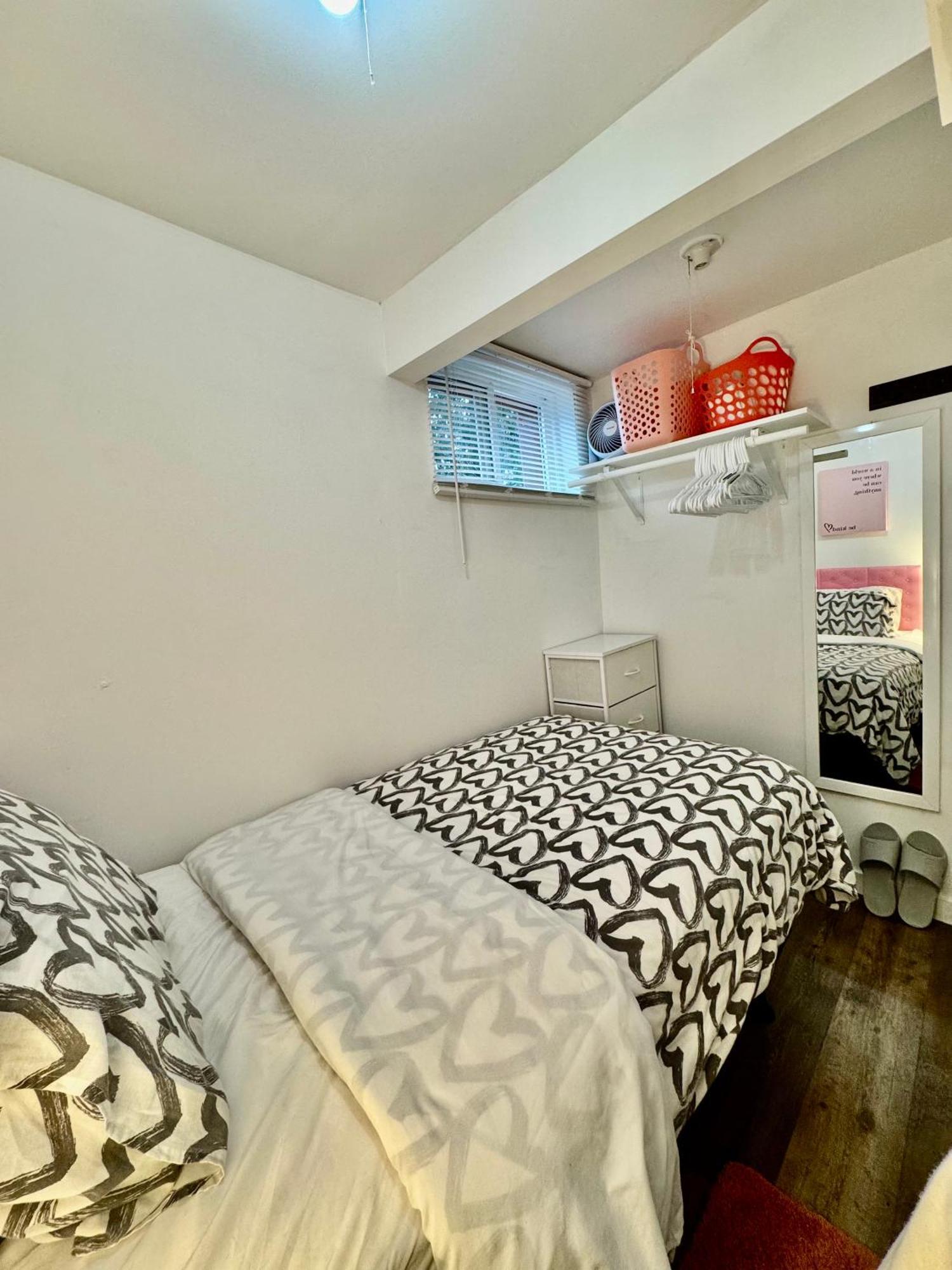 Tiny Private Room On The 1St Floor With Shared Bathroom Near Seatac Airport And Downtown 시애틀 외부 사진